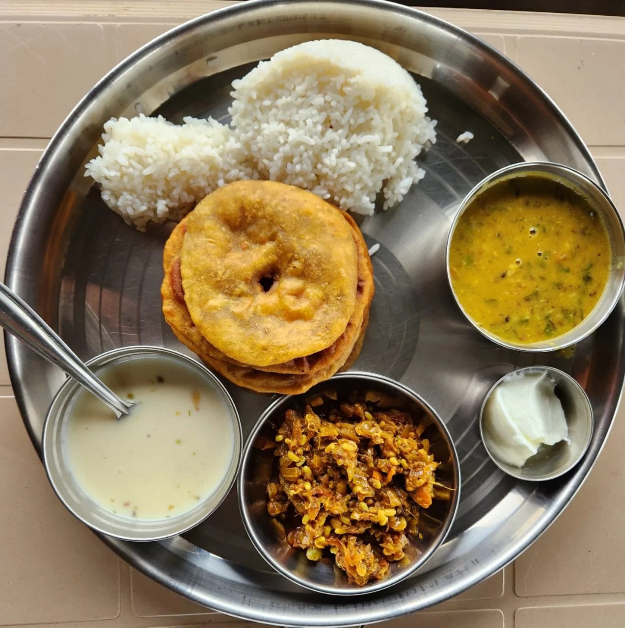 Rice Thali with Vade
